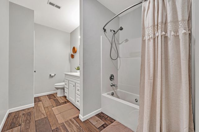 160 Blue Ridge LN, Rocky Mount, VA 24151