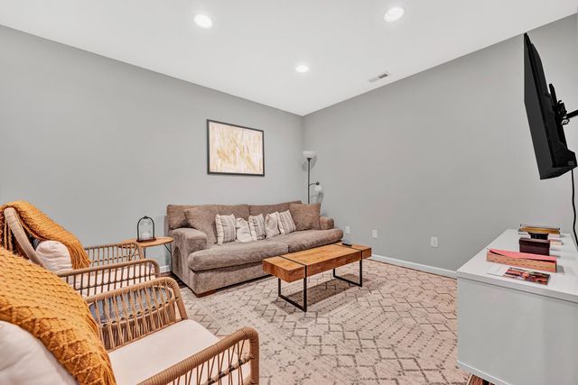 160 Blue Ridge LN, Rocky Mount, VA 24151