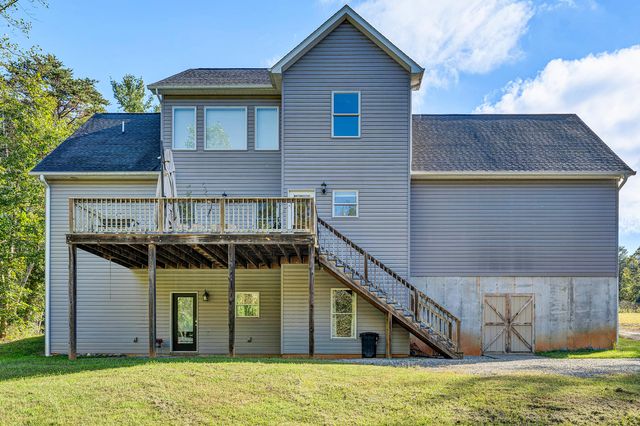 160 Blue Ridge LN, Rocky Mount, VA 24151
