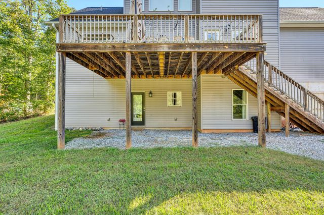 160 Blue Ridge LN, Rocky Mount, VA 24151