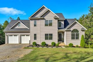 160 Blue Ridge LN, Rocky Mount, VA 24151