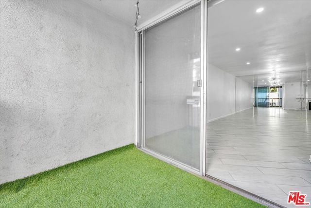 8535 W West Knoll Drive 111, West Hollywood, CA 90069