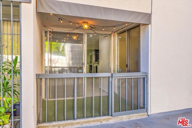 8535 W West Knoll Drive 111, West Hollywood, CA 90069