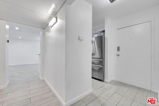 8535 W West Knoll Drive 111, West Hollywood, CA 90069