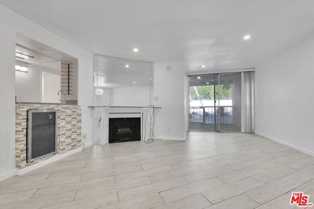 8535 W West Knoll Drive 111, West Hollywood, CA 90069