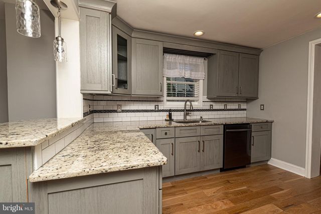 20 MEADOW RD, New Castle, DE 19720