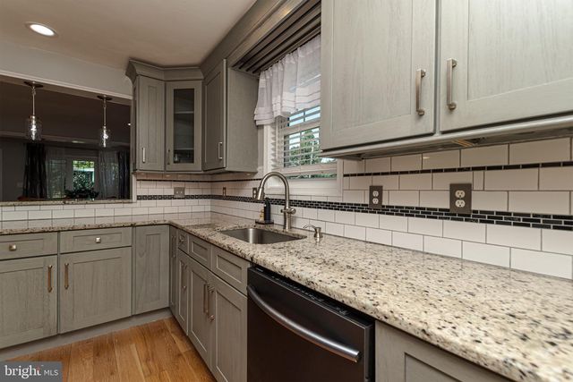 20 MEADOW RD, New Castle, DE 19720
