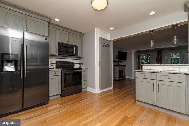 20 MEADOW RD, New Castle, DE 19720