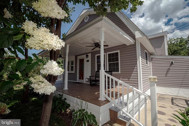 20 MEADOW RD, New Castle, DE 19720
