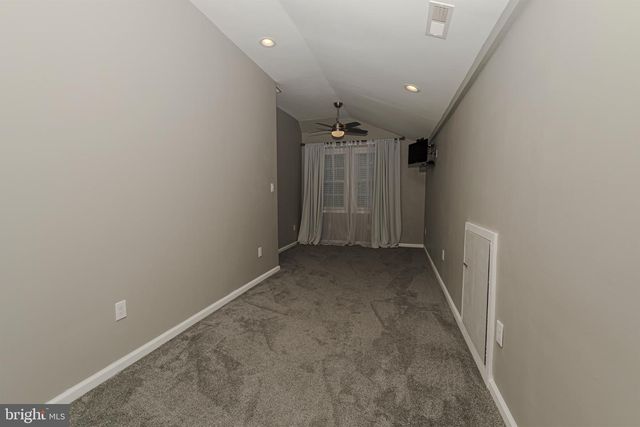 20 MEADOW RD, New Castle, DE 19720