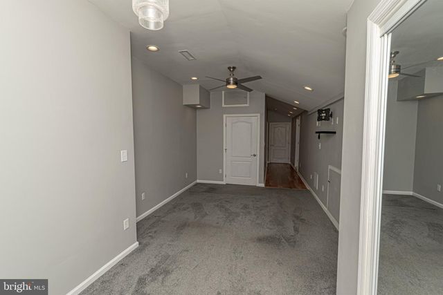 20 MEADOW RD, New Castle, DE 19720