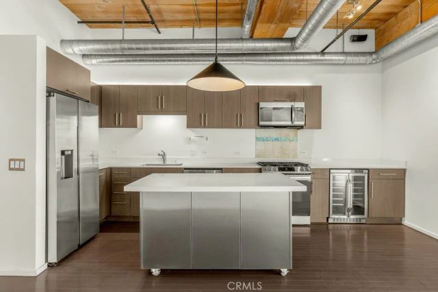 530 S Hewitt, Los Angeles, CA 90013