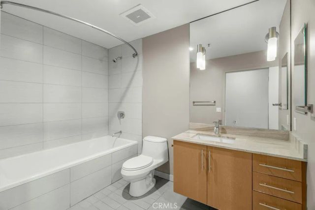 530 S Hewitt, Los Angeles, CA 90013