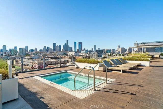 530 S Hewitt, Los Angeles, CA 90013