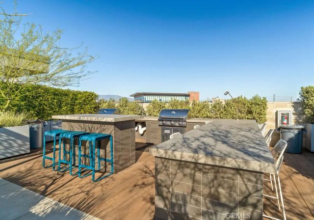 530 S Hewitt, Los Angeles, CA 90013