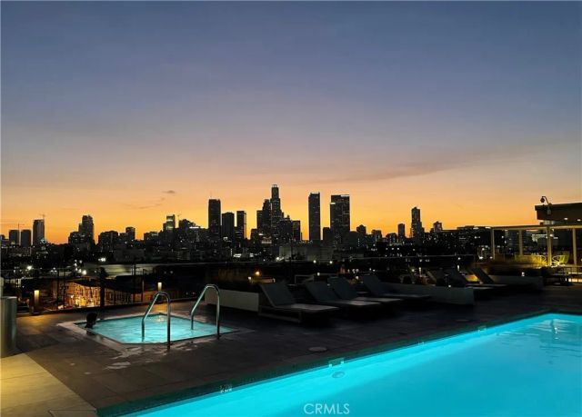 530 S Hewitt, Los Angeles, CA 90013