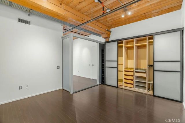 530 S Hewitt, Los Angeles, CA 90013