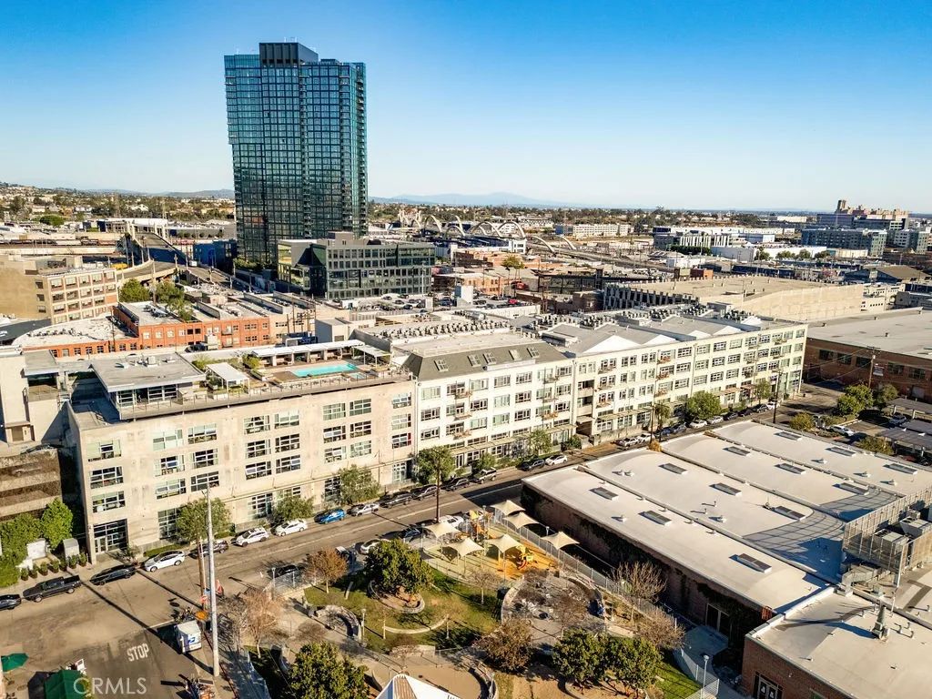 530 S Hewitt, Los Angeles, CA 90013