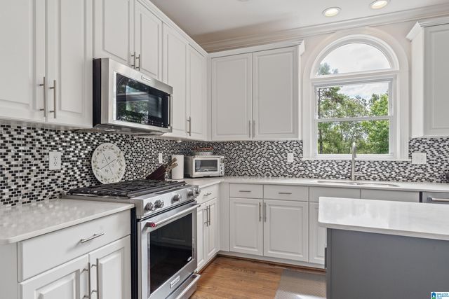 121 SOUTHVIEW LANE, Hoover, AL 35244
