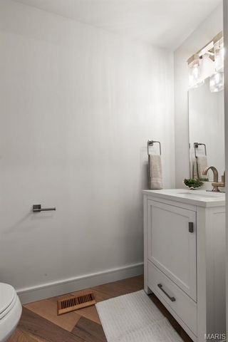 1201 Mackay Place, St Louis, MO 63104