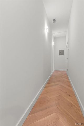 1201 Mackay Place, St Louis, MO 63104