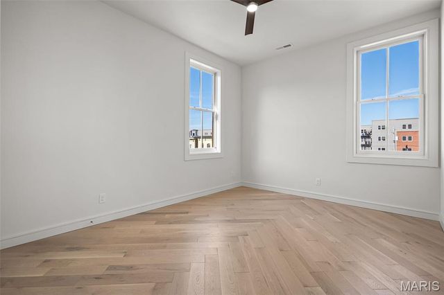 1201 Mackay Place, St Louis, MO 63104