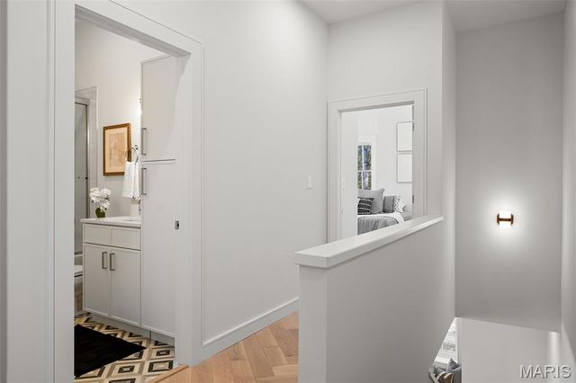 1201 Mackay Place, St Louis, MO 63104