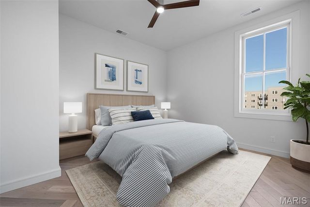 1201 Mackay Place, St Louis, MO 63104