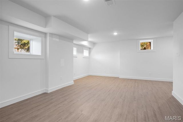 1201 Mackay Place, St Louis, MO 63104