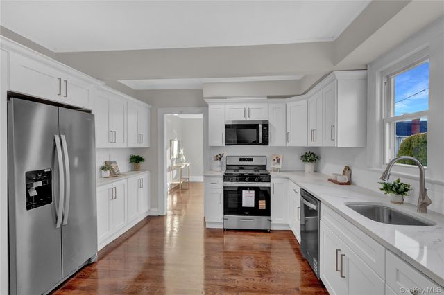 64 W Milton Street, Freeport, NY 11520