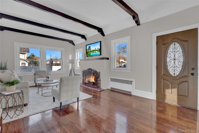 64 W Milton Street, Freeport, NY 11520