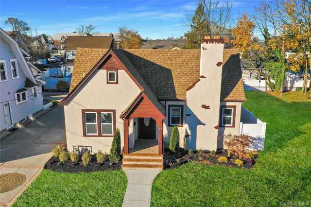 64 W Milton Street, Freeport, NY 11520