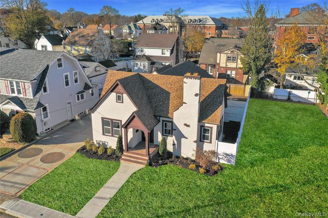 64 W Milton Street, Freeport, NY 11520