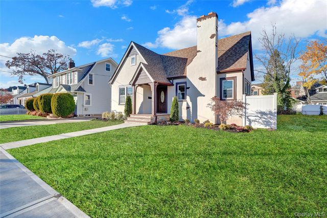 64 W Milton Street, Freeport, NY 11520