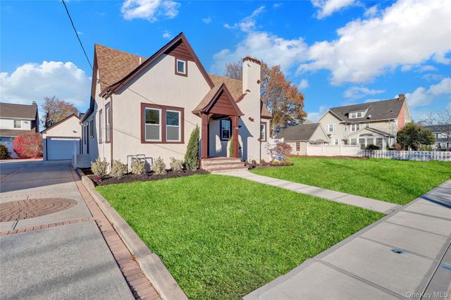 64 W Milton Street, Freeport, NY 11520