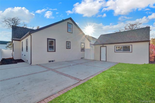 64 W Milton Street, Freeport, NY 11520