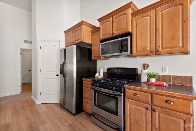 710 W Cedar Pointe Way, Nampa, ID 83686