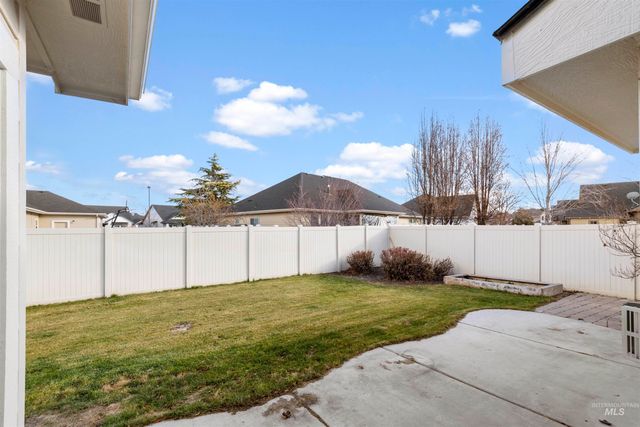 710 W Cedar Pointe Way, Nampa, ID 83686