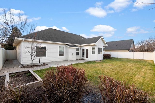 710 W Cedar Pointe Way, Nampa, ID 83686