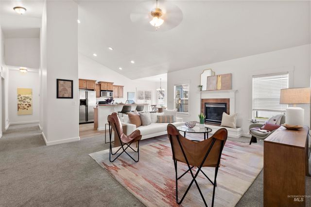 710 W Cedar Pointe Way, Nampa, ID 83686