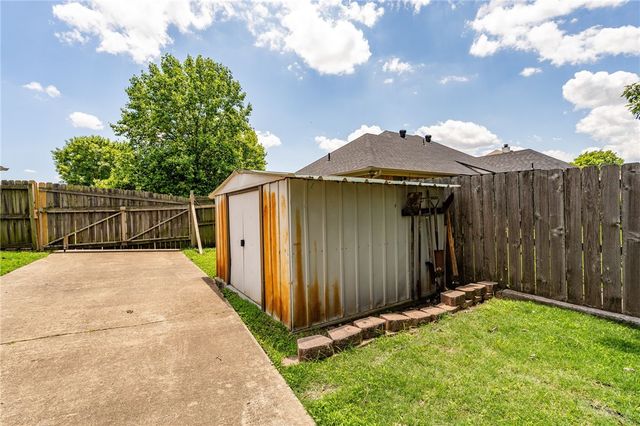 302 Cedar Creek Drive, Van Buren, AR 72956