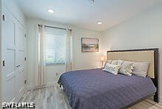 1417 Chesapeake AVE 202, Naples, FL 34102