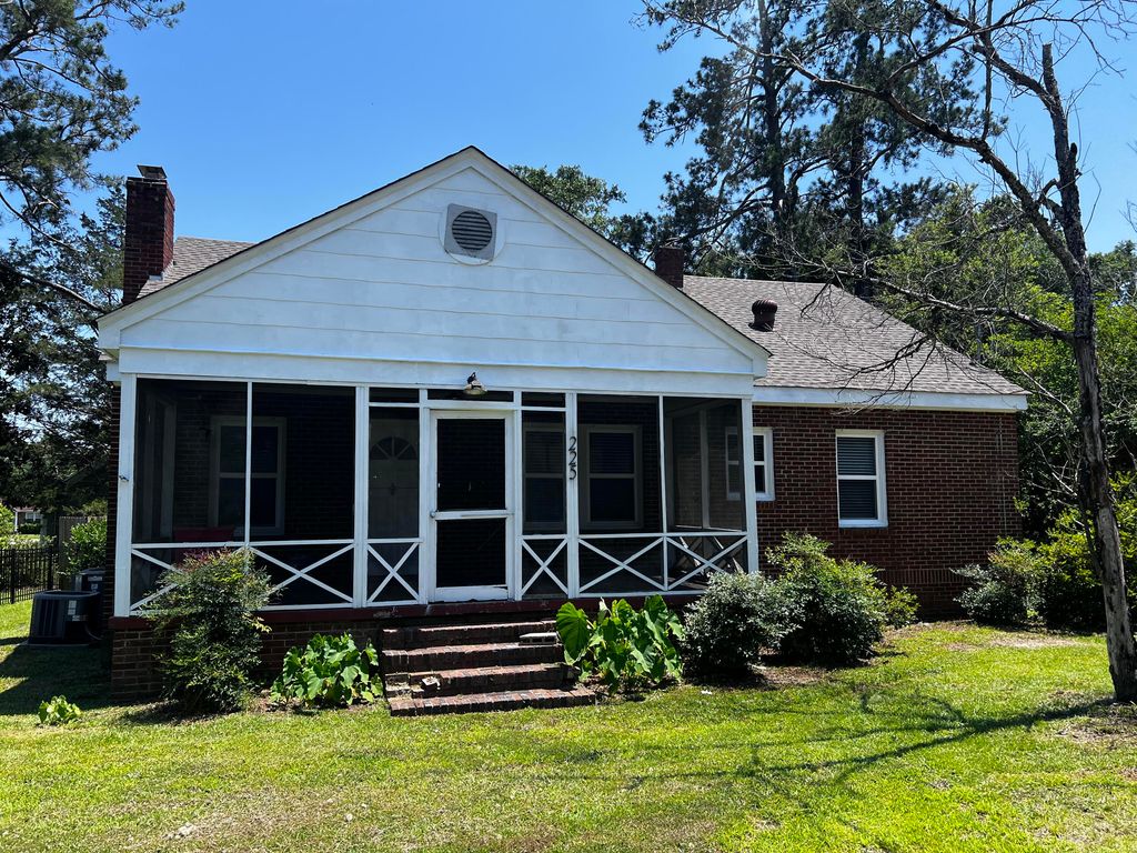 225 GORDON Street, Thomson, GA 30824