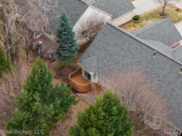 5776 Woodview Drive 6, Sterling Heights, MI 48314