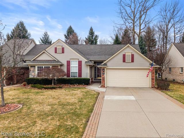 5776 Woodview Drive 6, Sterling Heights, MI 48314