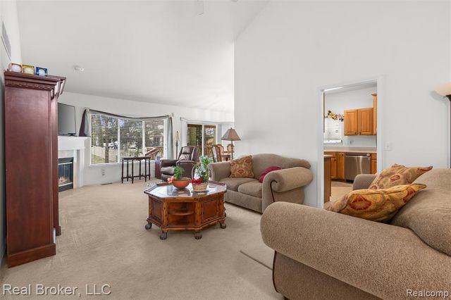 5776 Woodview Drive 6, Sterling Heights, MI 48314