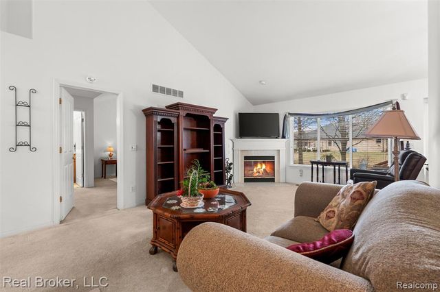 5776 Woodview Drive 6, Sterling Heights, MI 48314