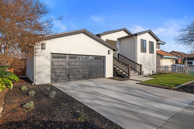 1121 Crater Ave, Modesto, CA 95351