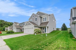 1352 Highland Hill, Lowell, MI 49331