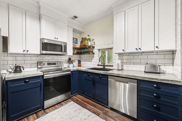 37 Rivers Point Row A, Charleston, SC 29412